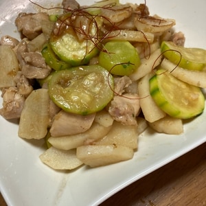 ズッキーニと長芋鶏肉のオイスター炒め